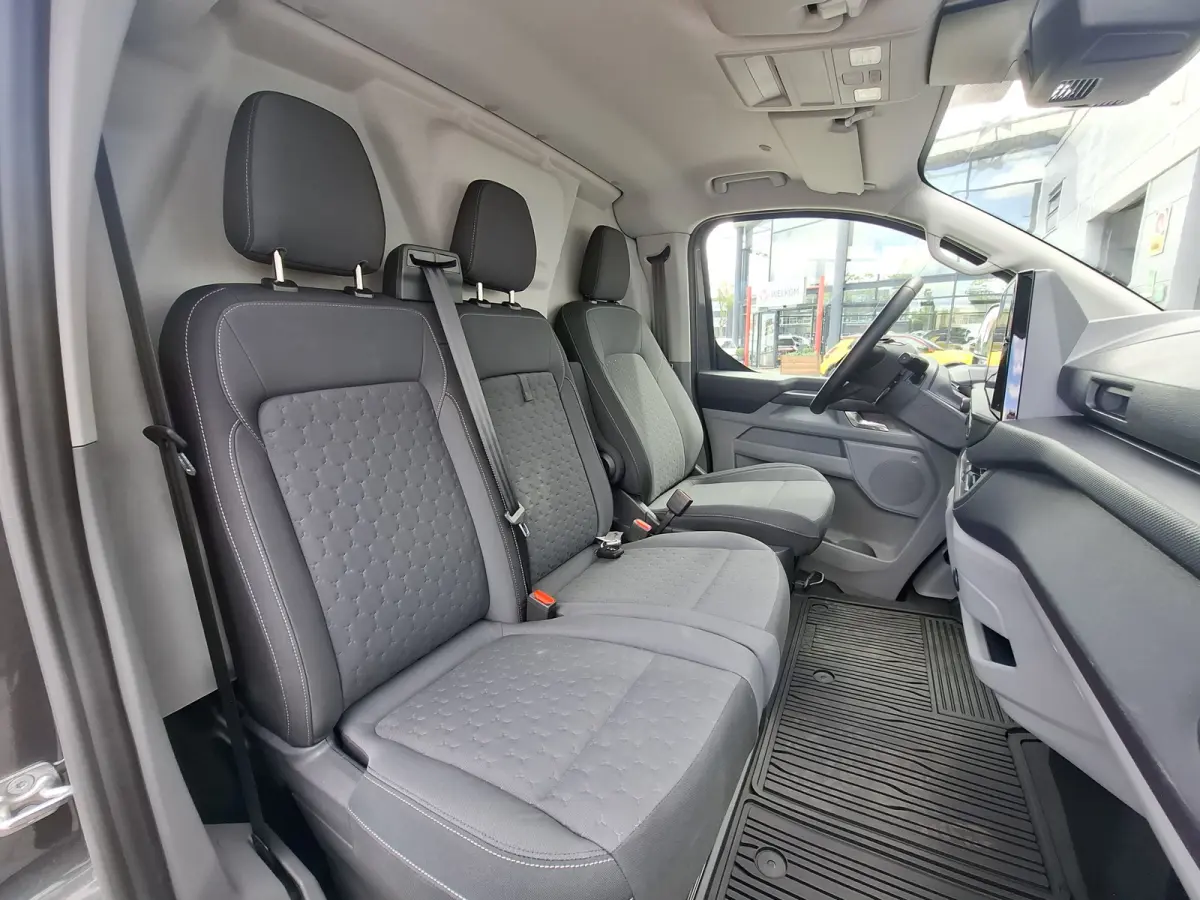 320 2.5 PHEV L2H1 Limited | Incl. BPM | NIEUW!! | Navigatie/Android/Apple Carplay | Cruise Control Adaptief | Voorstoelen/Voorruit Verwarmd | PDC Voor en Achter | Airco Automatisch | LED Kop