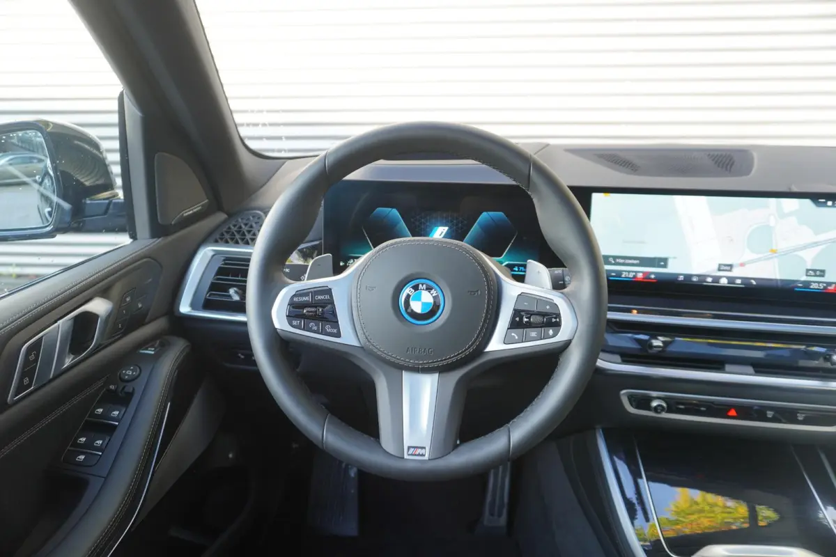 xDrive50e | SoH 100% | M Sportpakket | Driving Assistant Professional | Harman/Kardon Surround Sound systeem | Panoramadak