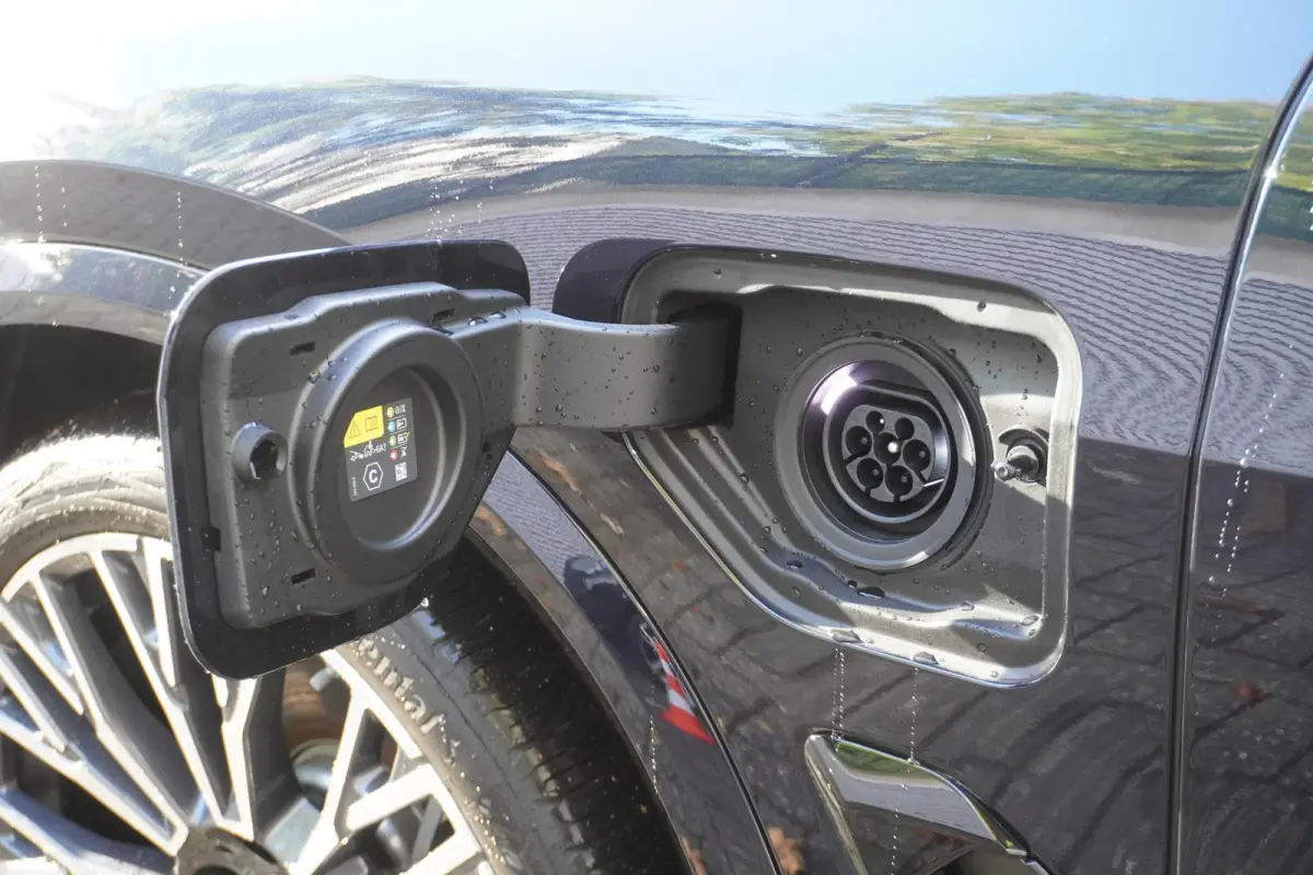 xDrive50e | SoH 100% | M Sportpakket | Driving Assistant Professional | Harman/Kardon Surround Sound systeem | Panoramadak