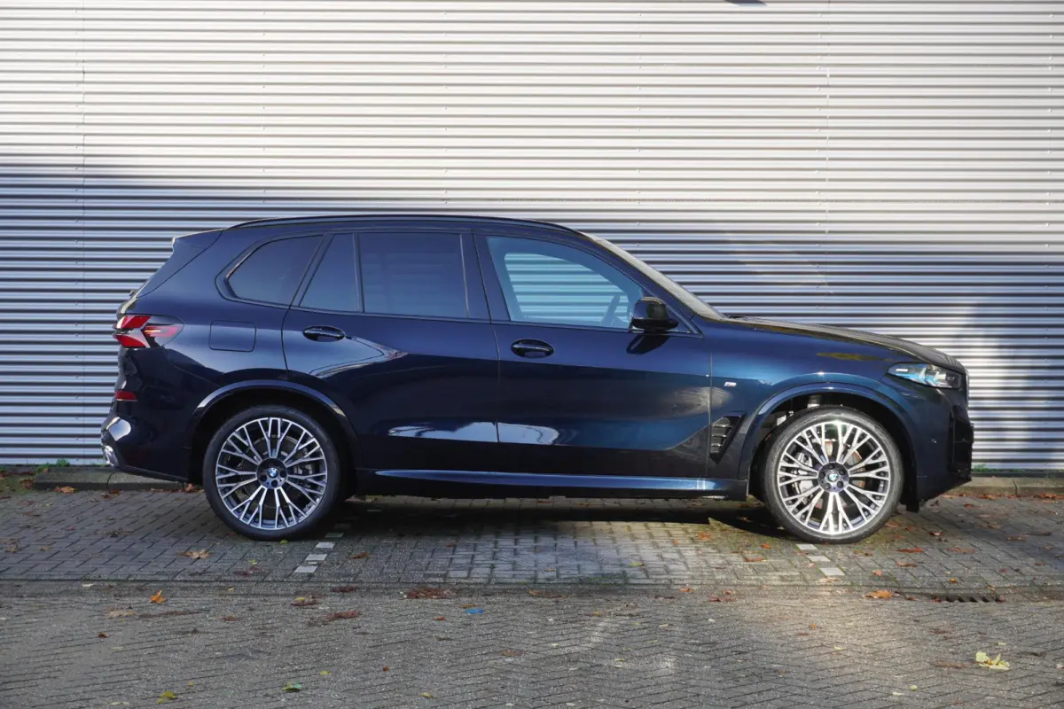 xDrive50e | SoH 100% | M Sportpakket | Driving Assistant Professional | Harman/Kardon Surround Sound systeem | Panoramadak
