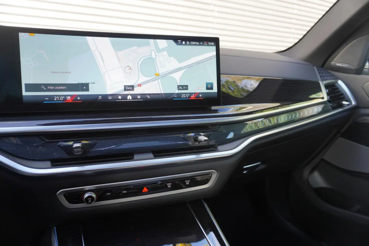xDrive50e | SoH 100% | M Sportpakket | Driving Assistant Professional | Harman/Kardon Surround Sound systeem | Panoramadak
