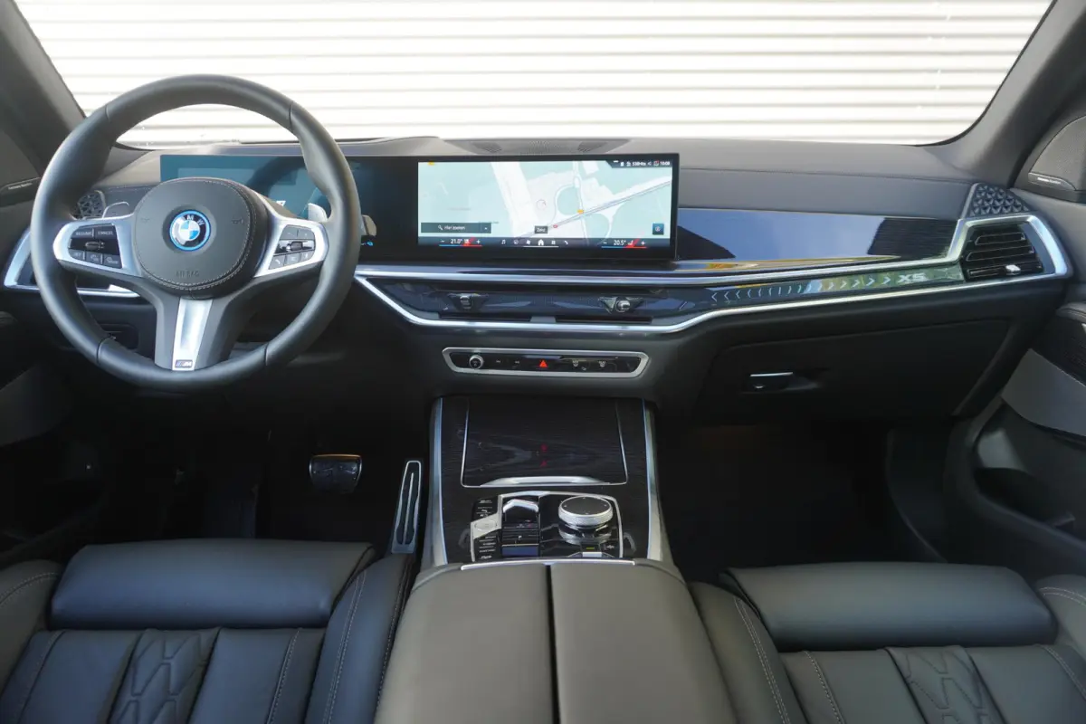 xDrive50e | SoH 100% | M Sportpakket | Driving Assistant Professional | Harman/Kardon Surround Sound systeem | Panoramadak