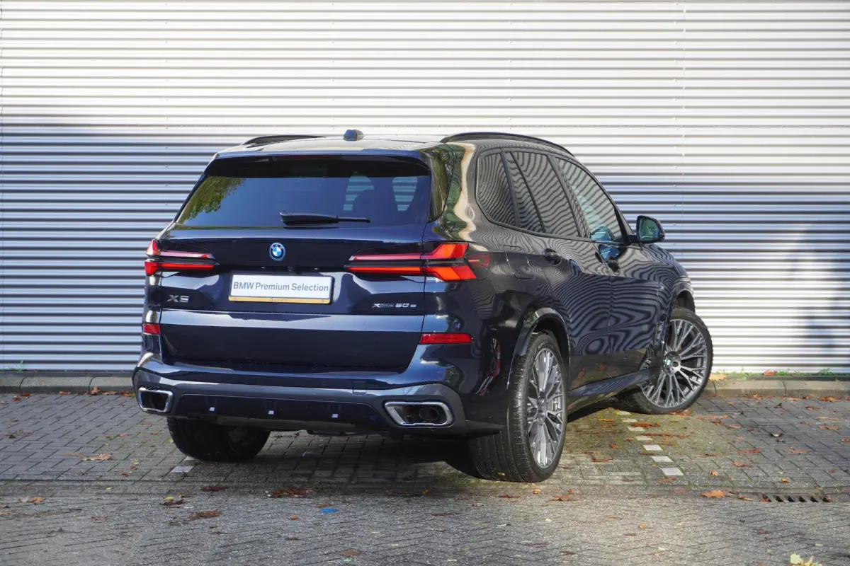xDrive50e | SoH 100% | M Sportpakket | Driving Assistant Professional | Harman/Kardon Surround Sound systeem | Panoramadak