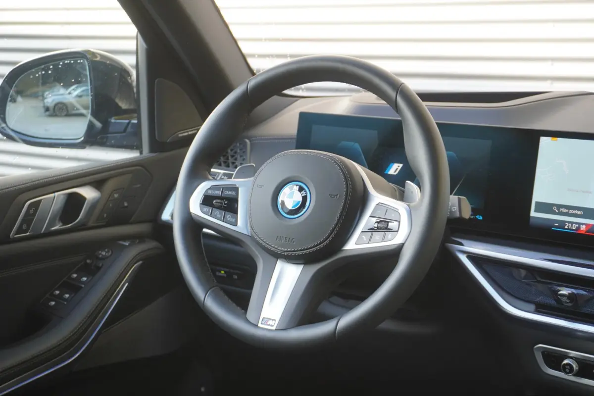 xDrive50e | SoH 100% | M Sportpakket | Driving Assistant Professional | Harman/Kardon Surround Sound systeem | Panoramadak