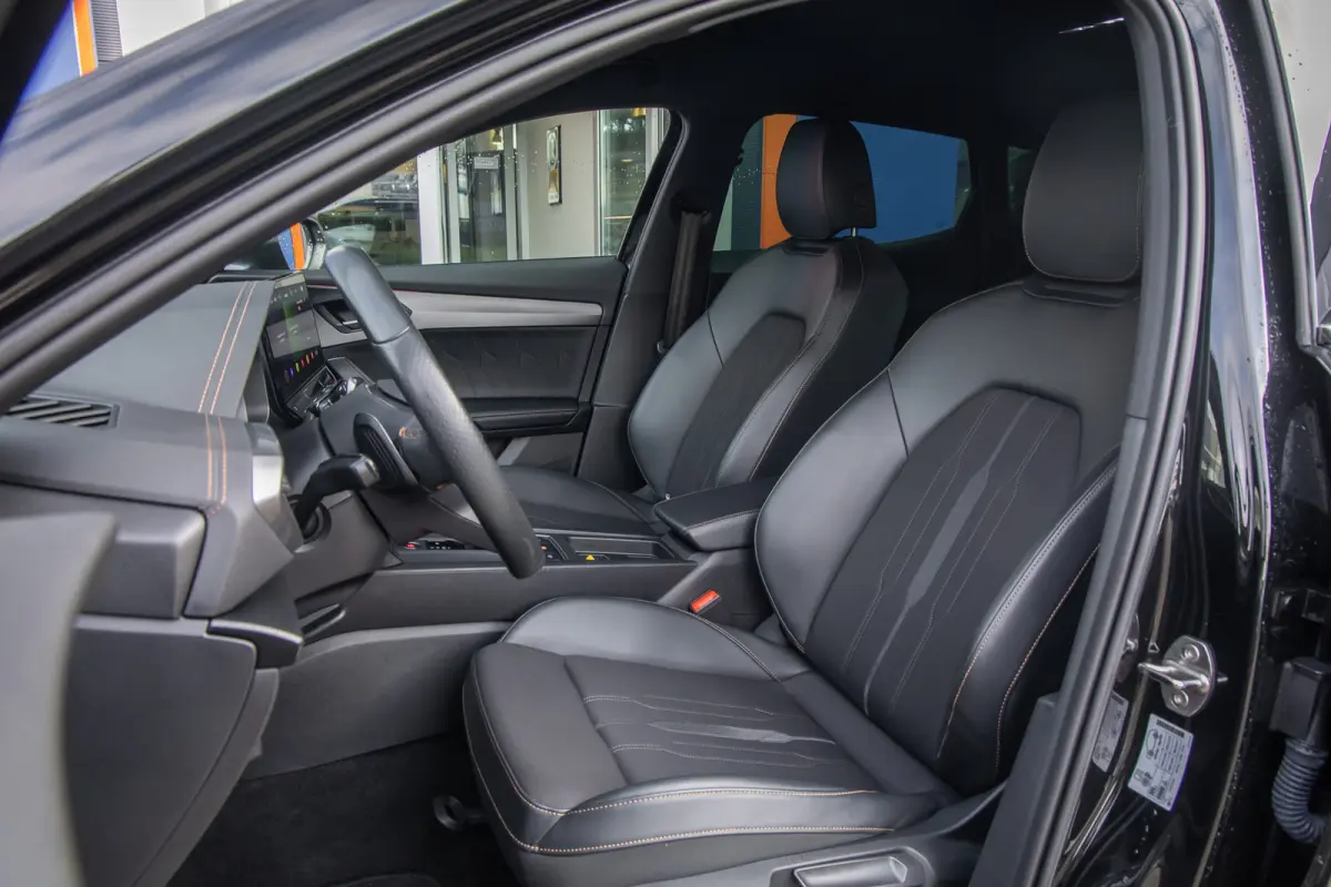 1.5 TSI Business Edition | Apple Carplay/Android Auto | Achteruitrijcamera | Stoel- Stuurverwarming | Keyless | Cruise control adaptief | Achteruitrijcamera | Airco (automatisch) | Apple Car