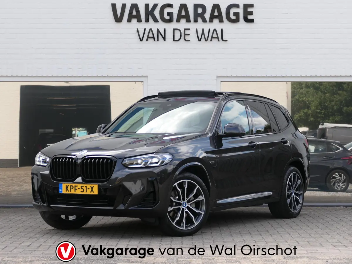 xDrive30e M-Sport | Facelift | Shadow line | Panoramadak | Leder | Laser LED | Stuur-/Stoelverwarming | Apple/Android carplay | Head-up display | Achteruitrijcamera | Elektrische achterklep 