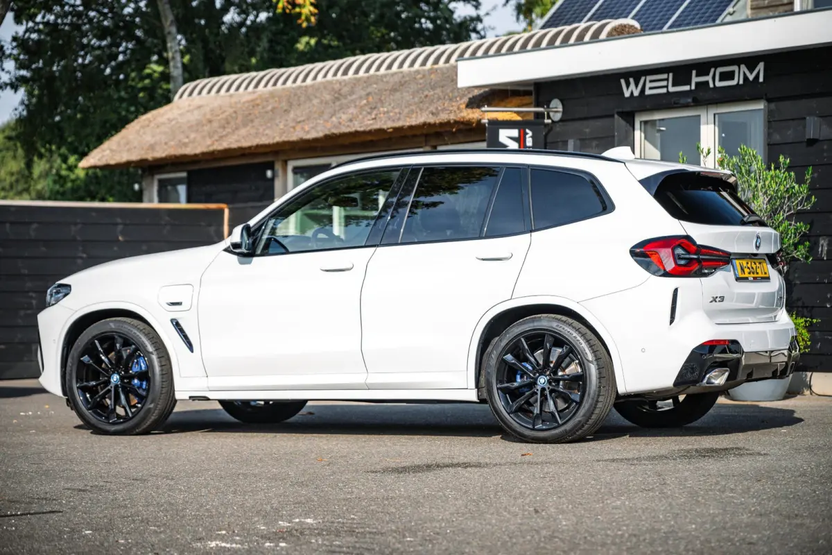 XDrive30e M-Sport Soh 92% I 20inch I Panoramadak I Laser Led I HiFi I NL Auto I NAP I CarPlay I Android