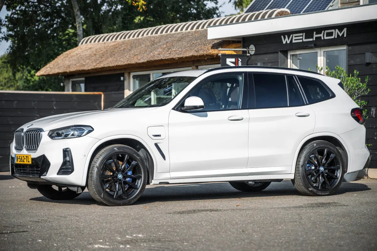 XDrive30e M-Sport Soh 92% I 20inch I Panoramadak I Laser Led I HiFi I NL Auto I NAP I CarPlay I Android