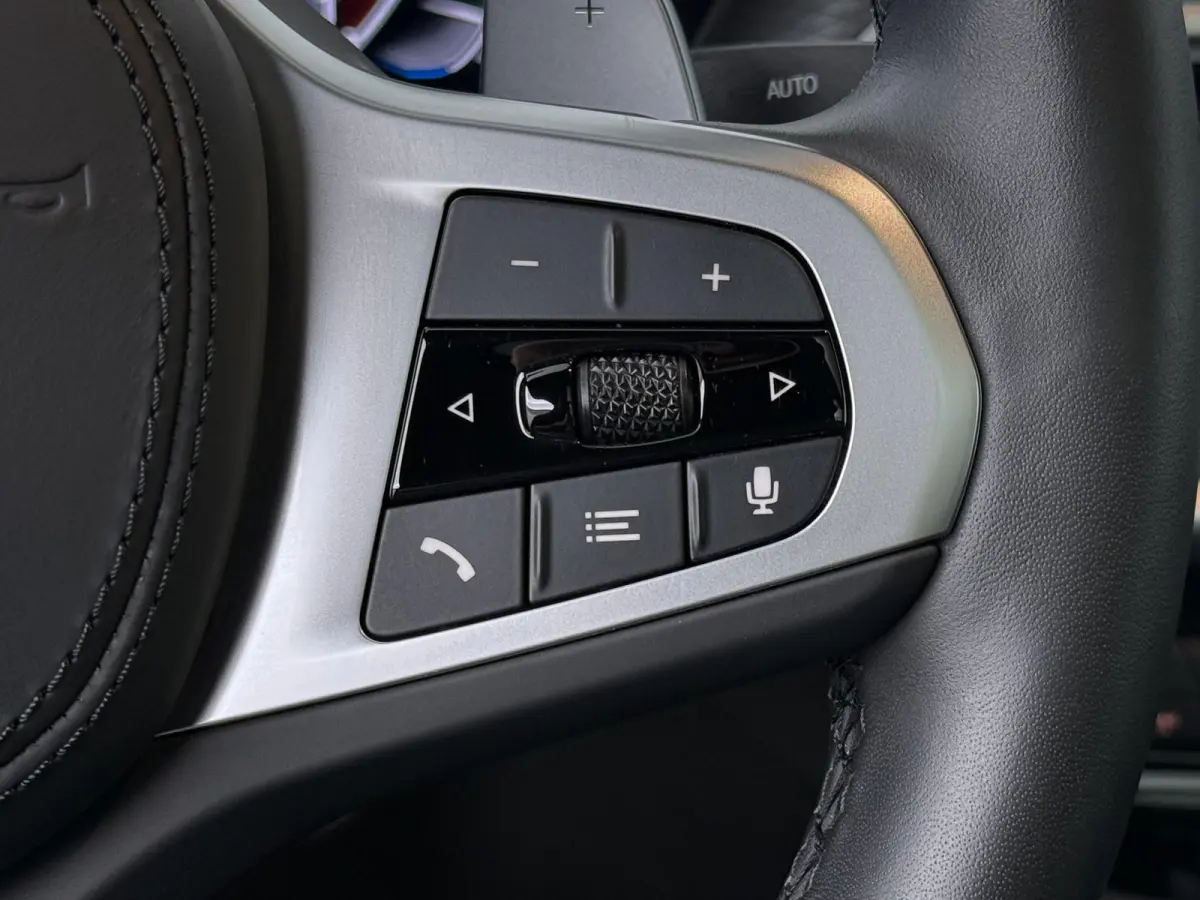 xDrive30i | Driving Assistant Profesional | HIFI luidsprekersysteem | Trekhaak | Schuif/kantel-dak | Laserlicht | Head-up display |