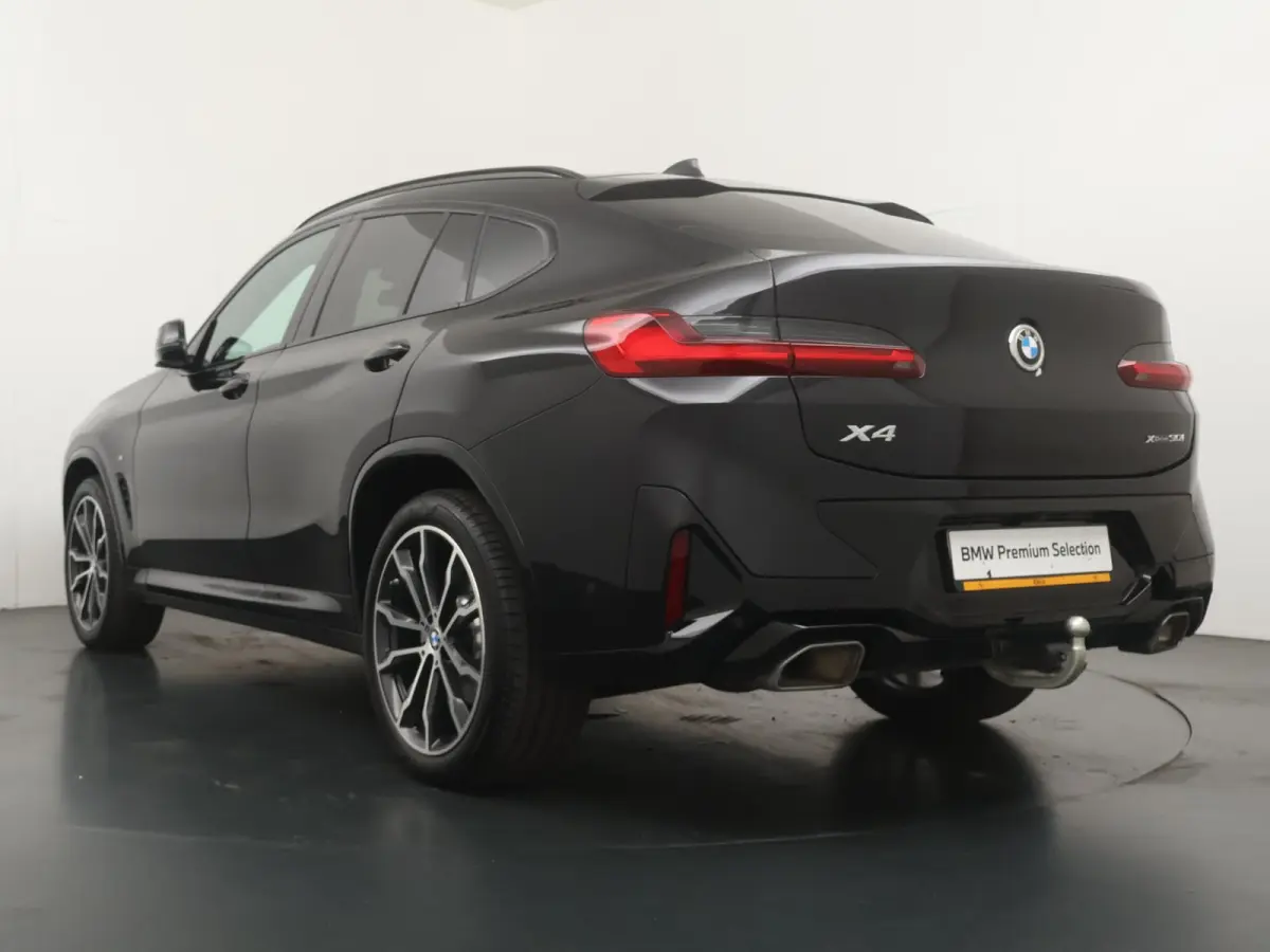 xDrive30i | Driving Assistant Profesional | HIFI luidsprekersysteem | Trekhaak | Schuif/kantel-dak | Laserlicht | Head-up display |