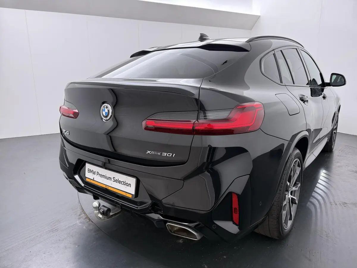 xDrive30i | Driving Assistant Profesional | HIFI luidsprekersysteem | Trekhaak | Schuif/kantel-dak | Laserlicht | Head-up display |
