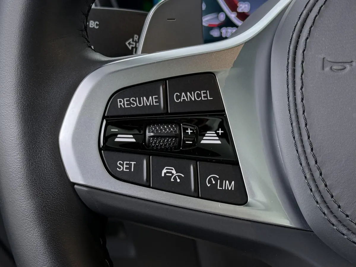 xDrive30i | Driving Assistant Profesional | HIFI luidsprekersysteem | Trekhaak | Schuif/kantel-dak | Laserlicht | Head-up display |
