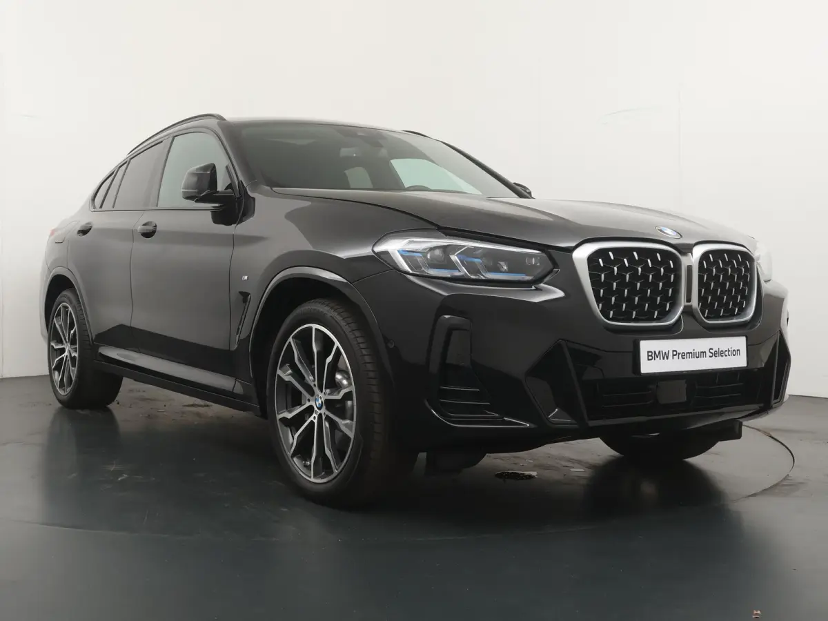 xDrive30i | Driving Assistant Profesional | HIFI luidsprekersysteem | Trekhaak | Schuif/kantel-dak | Laserlicht | Head-up display |