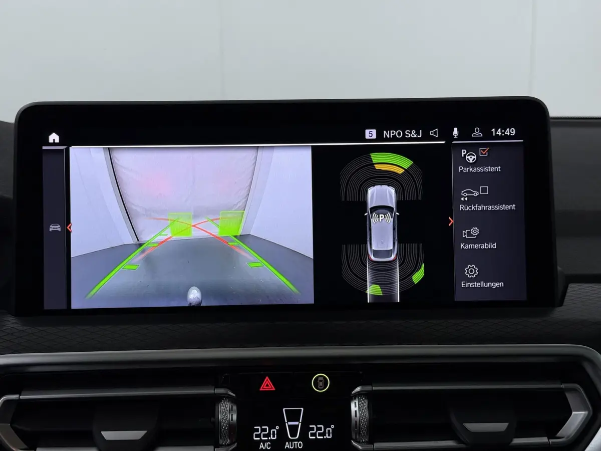 xDrive30i | Driving Assistant Profesional | HIFI luidsprekersysteem | Trekhaak | Schuif/kantel-dak | Laserlicht | Head-up display |