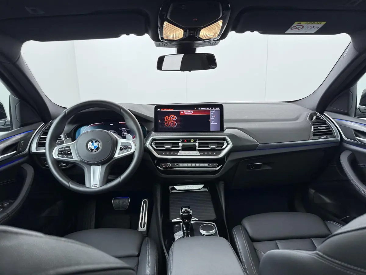 xDrive30i | Driving Assistant Profesional | HIFI luidsprekersysteem | Trekhaak | Schuif/kantel-dak | Laserlicht | Head-up display |