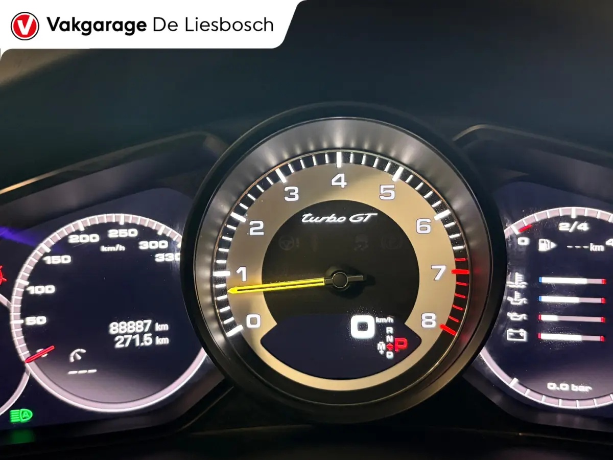4.0 Turbo GT 641pk / Carbon dak / carbon pakket / 22inch / keramisch / dealer onderhouden