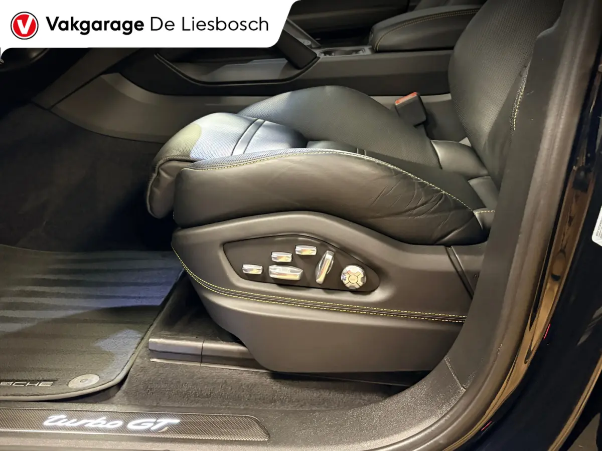 4.0 Turbo GT 641pk / Carbon dak / carbon pakket / 22inch / keramisch / dealer onderhouden