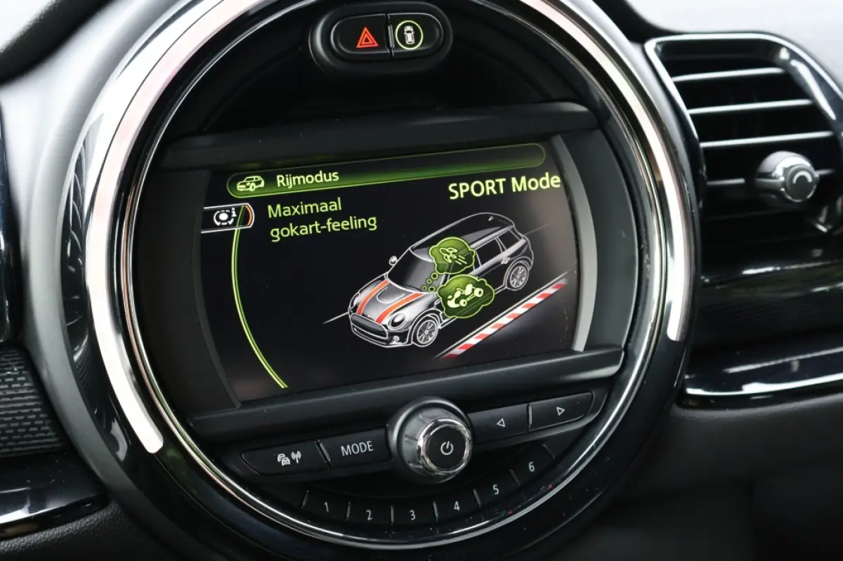 2.0 Cooper S Pepper (192pk) HUD/18inch/Keyless/LED/ACC/Sfeerverlichting