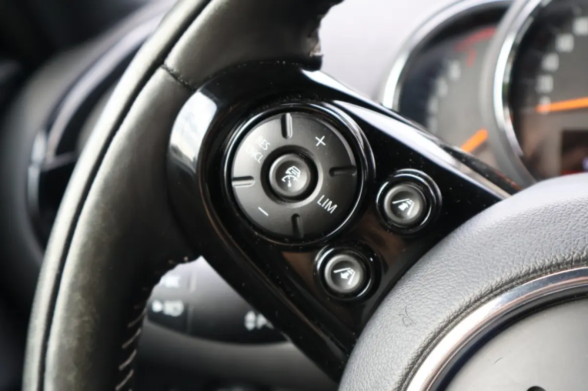 2.0 Cooper S Pepper (192pk) HUD/18inch/Keyless/LED/ACC/Sfeerverlichting