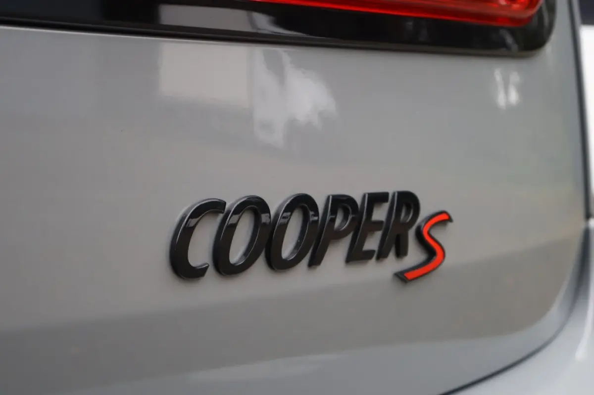 2.0 Cooper S Pepper (192pk) HUD/18inch/Keyless/LED/ACC/Sfeerverlichting