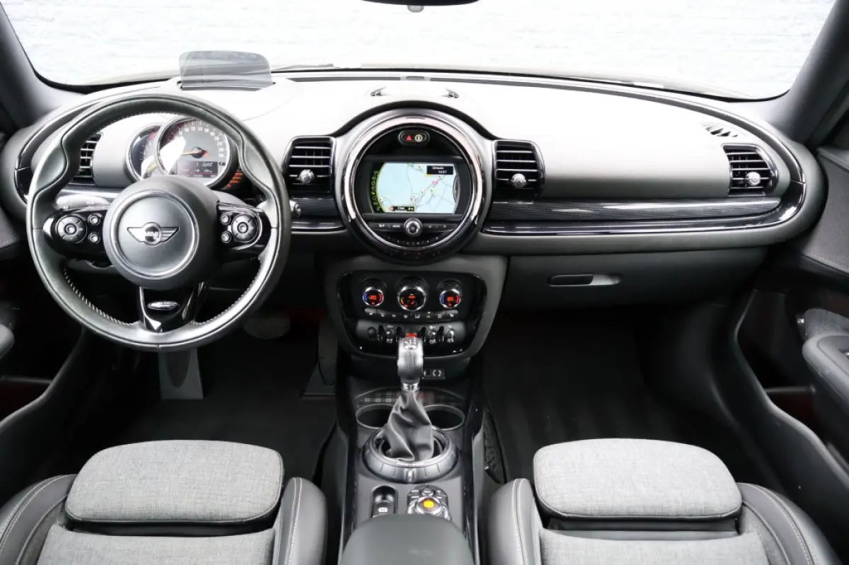 2.0 Cooper S Pepper (192pk) HUD/18inch/Keyless/LED/ACC/Sfeerverlichting