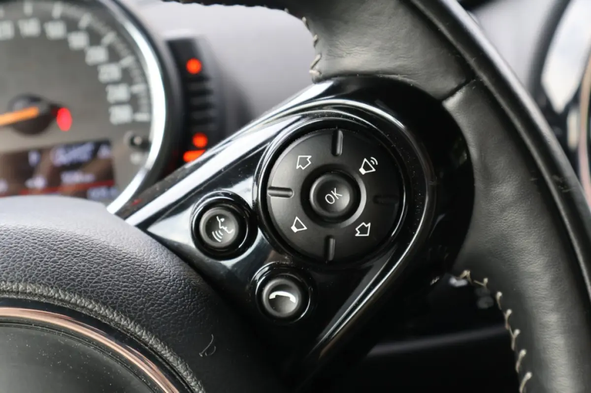 2.0 Cooper S Pepper (192pk) HUD/18inch/Keyless/LED/ACC/Sfeerverlichting