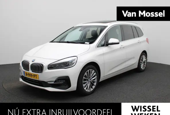 218i 7p. High Executive Edition | PANORAMADAK | STOELVERWARMING | PARKEERSENSOREN | ACHTERUITRIJCAMERA | NAVIGATIE | ELEKTRISCHE ACHTERKLEP | LED VERLICHTING | LICHTMETALEN VELGEN | CLIMATE 