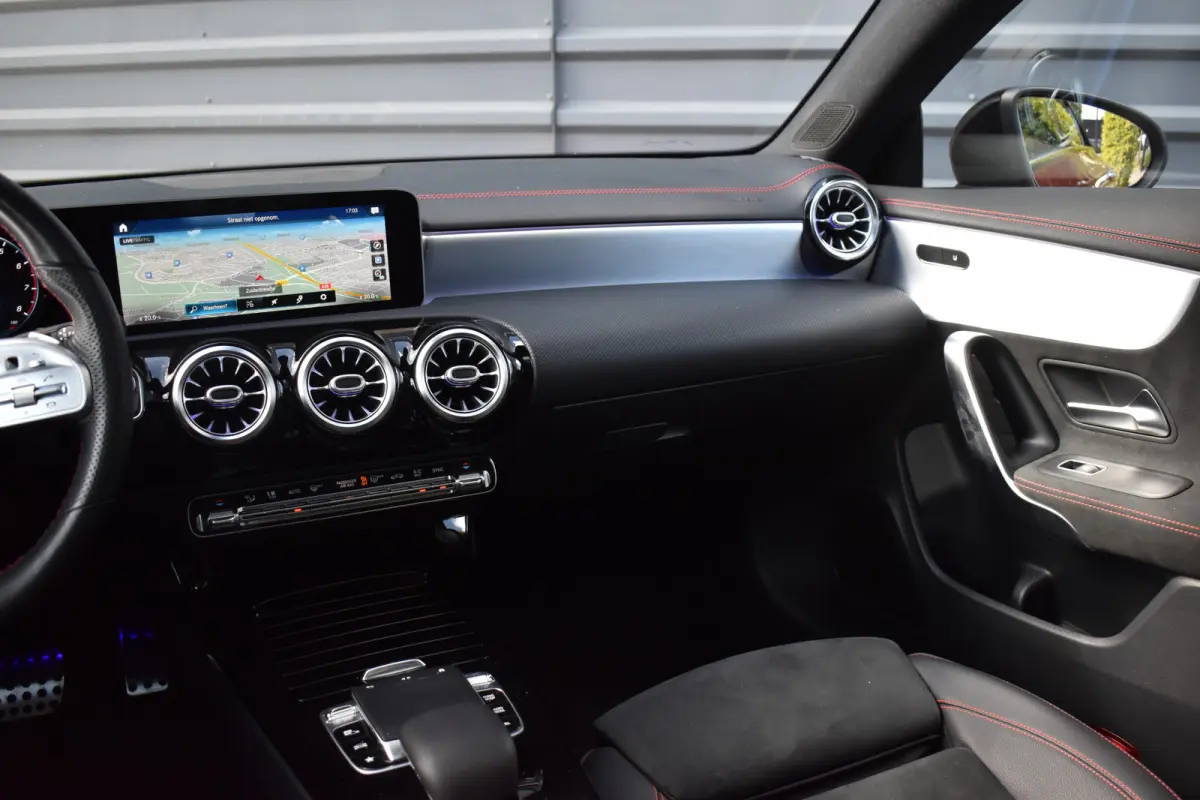 200 AMG Line | Panorama | Sfeerverlichting |  Widescreen Cockpit | Stoelverwarming |