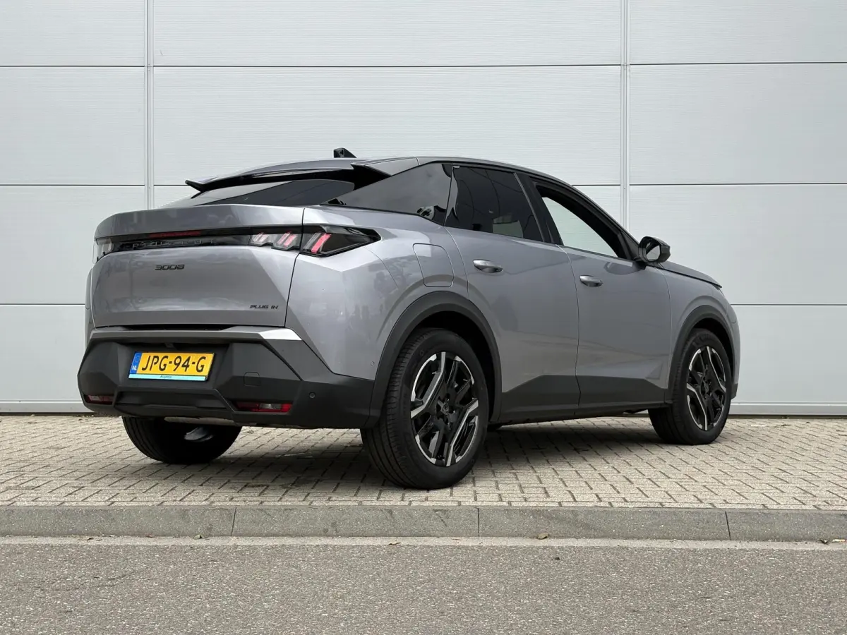 1.6 plug-in Hybrid 195 Allure | Panoramic Navigation Pack | Trekhaak | Camera | Apple Carplay/Android Auto