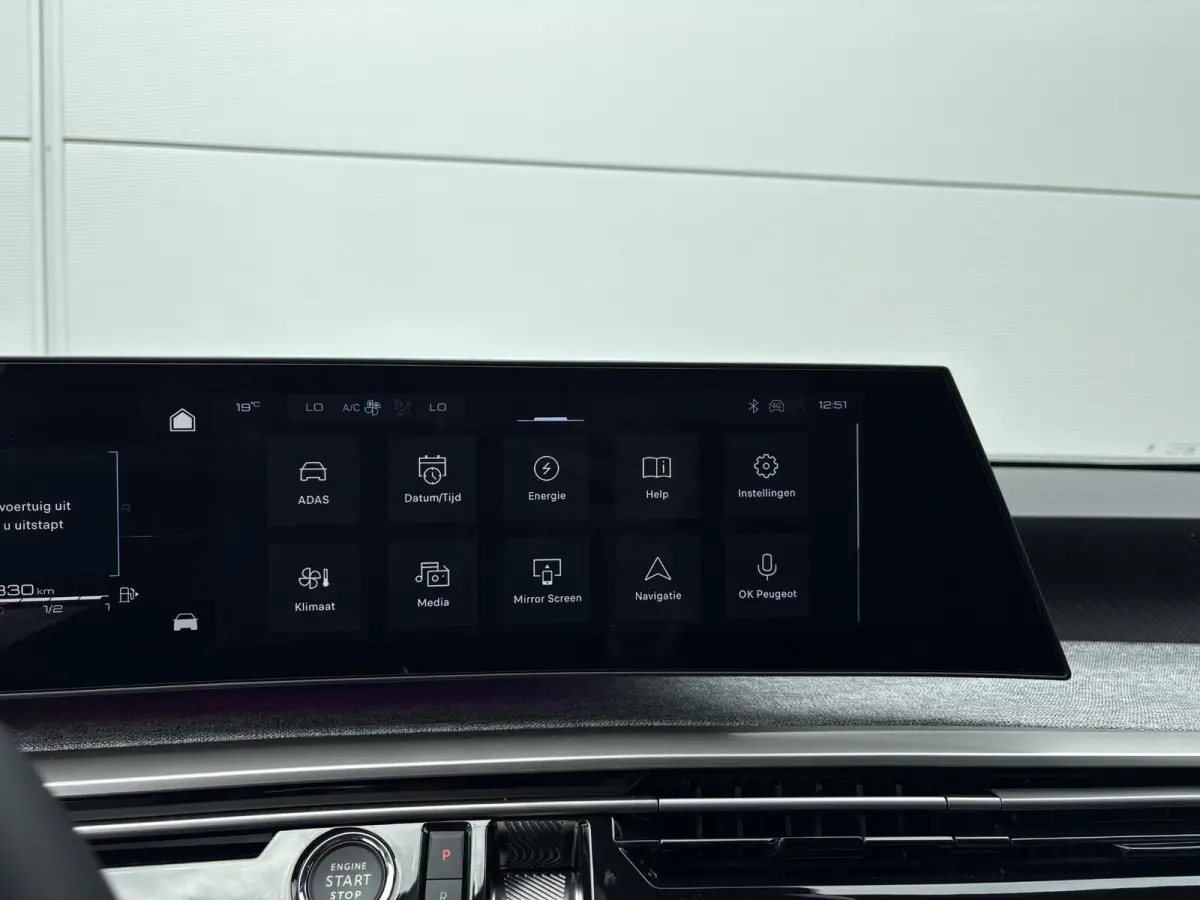 1.6 plug-in Hybrid 195 Allure | Panoramic Navigation Pack | Trekhaak | Camera | Apple Carplay/Android Auto