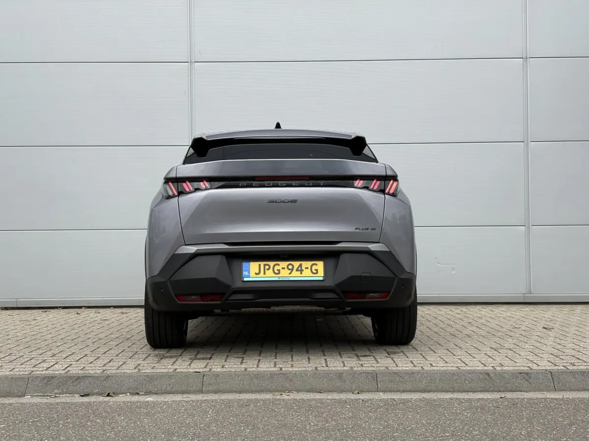 1.6 plug-in Hybrid 195 Allure | Panoramic Navigation Pack | Trekhaak | Camera | Apple Carplay/Android Auto