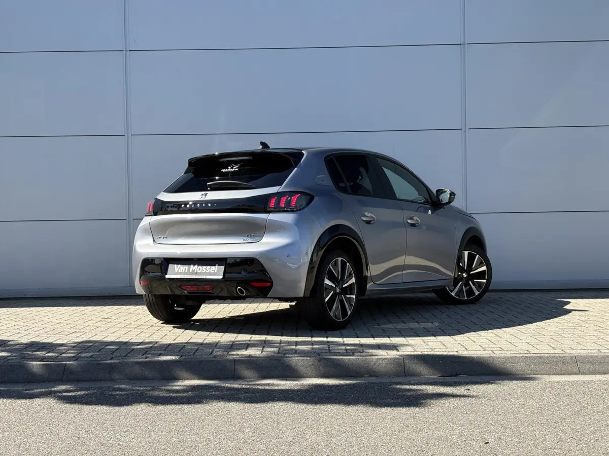 1.2 PureTech GT | Cruise Control | Dodehoek bewaking | Camera | Navigatie | Apple Carplay/Android Auto