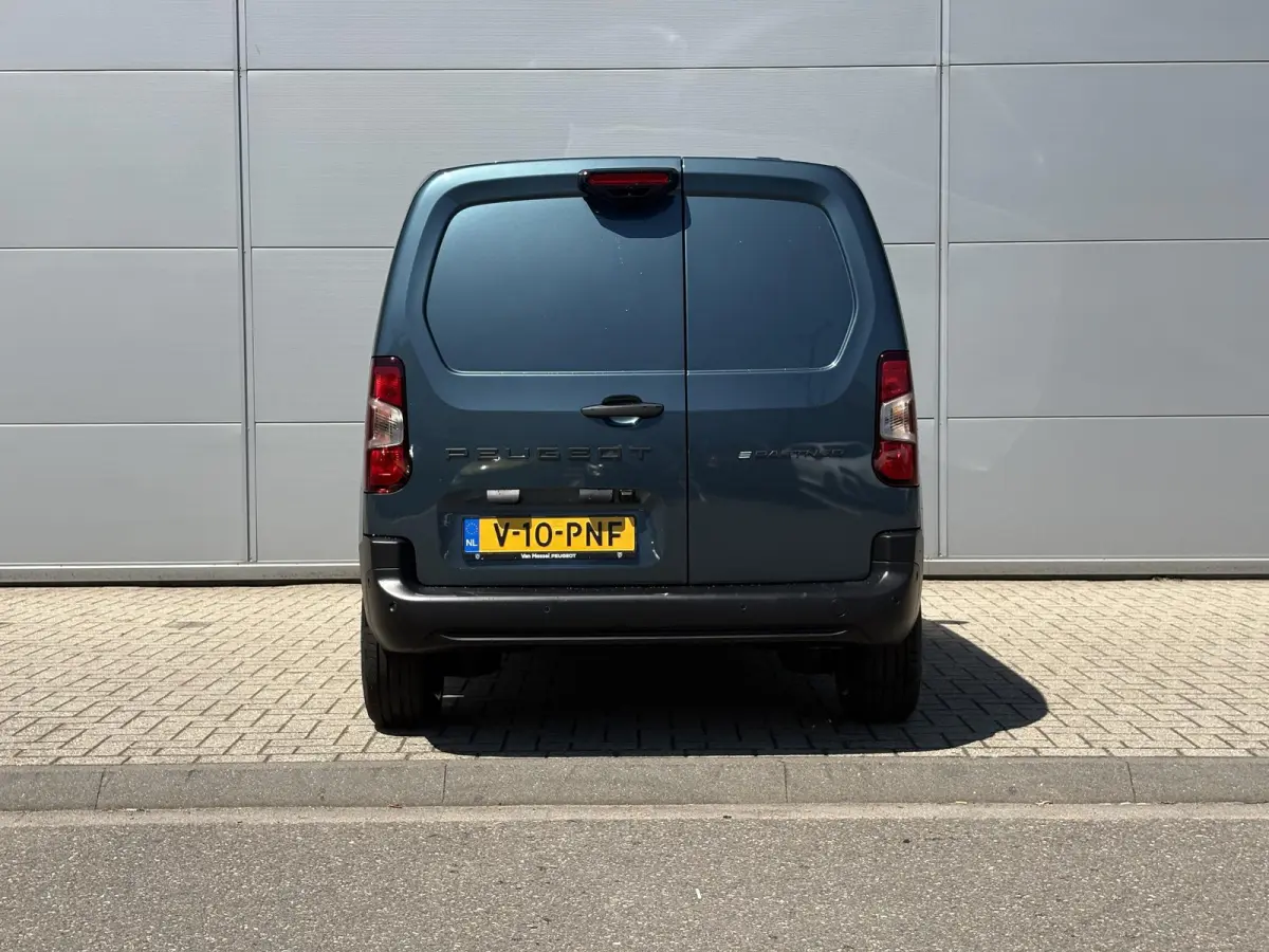 136 L1 Pro Skill 50 kWh | Camera | Houten vloer + zijwanden | Stoelverwarming | Apple Carplay/Android Auto