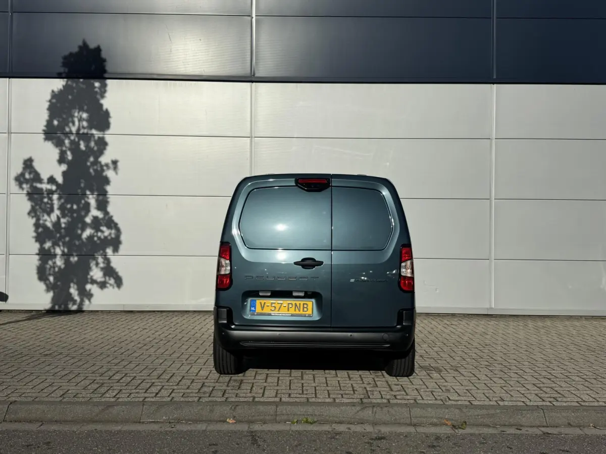 136 L1 Pro Skill 50 kWh | Camera | Houten vloer + zijwanden | Stoelverwarming | Apple Carplay/Android Auto
