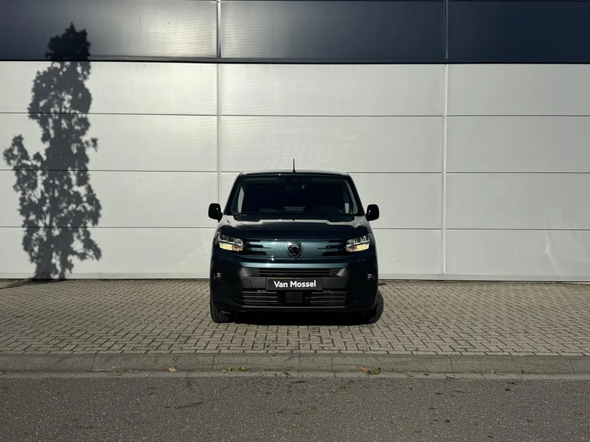 136 L1 Pro Skill 50 kWh | Camera | Houten vloer + zijwanden | Stoelverwarming | Apple Carplay/Android Auto