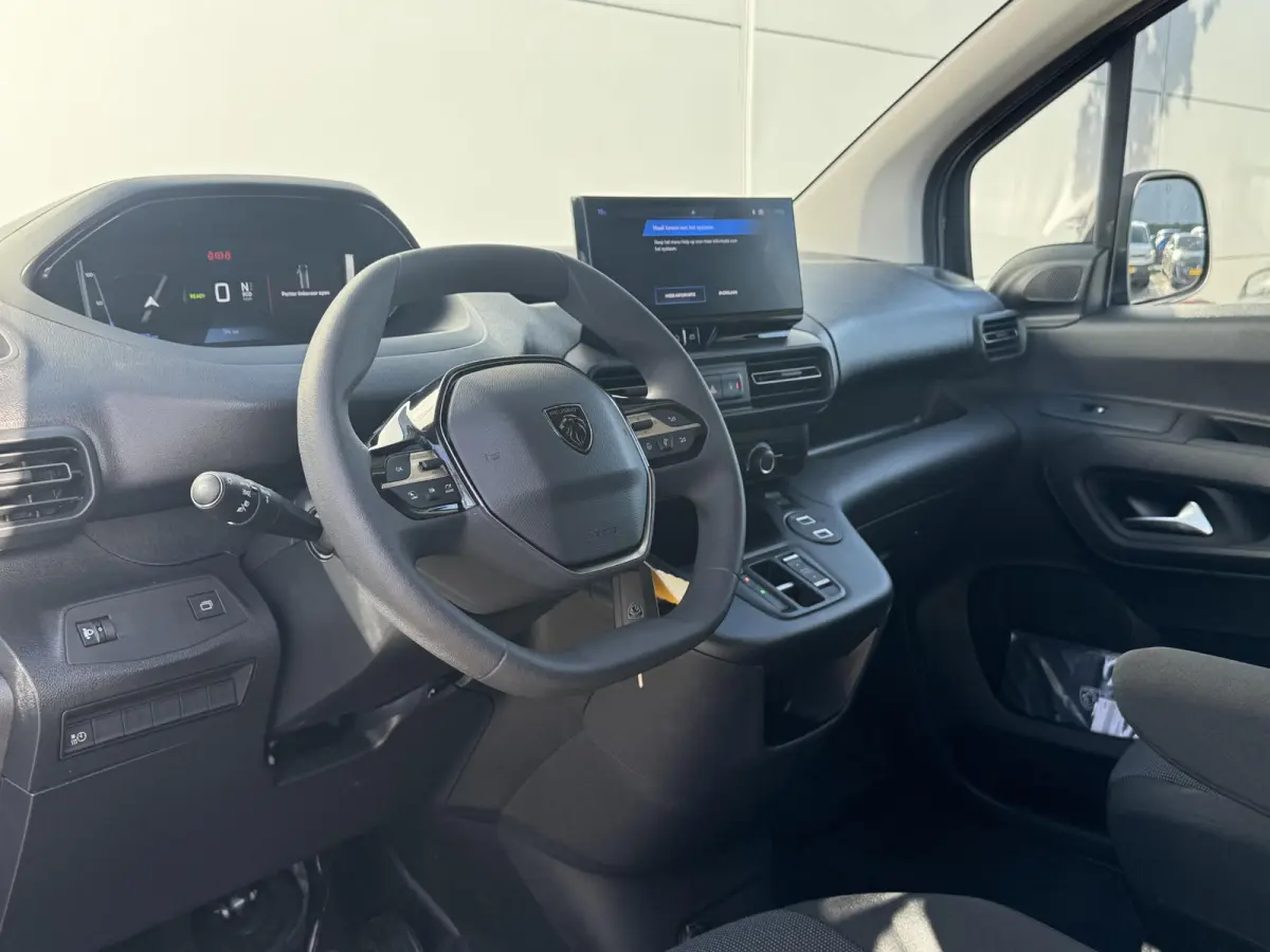 136 L1 Pro Skill 50 kWh | Camera | Houten vloer + zijwanden | Stoelverwarming | Apple Carplay/Android Auto