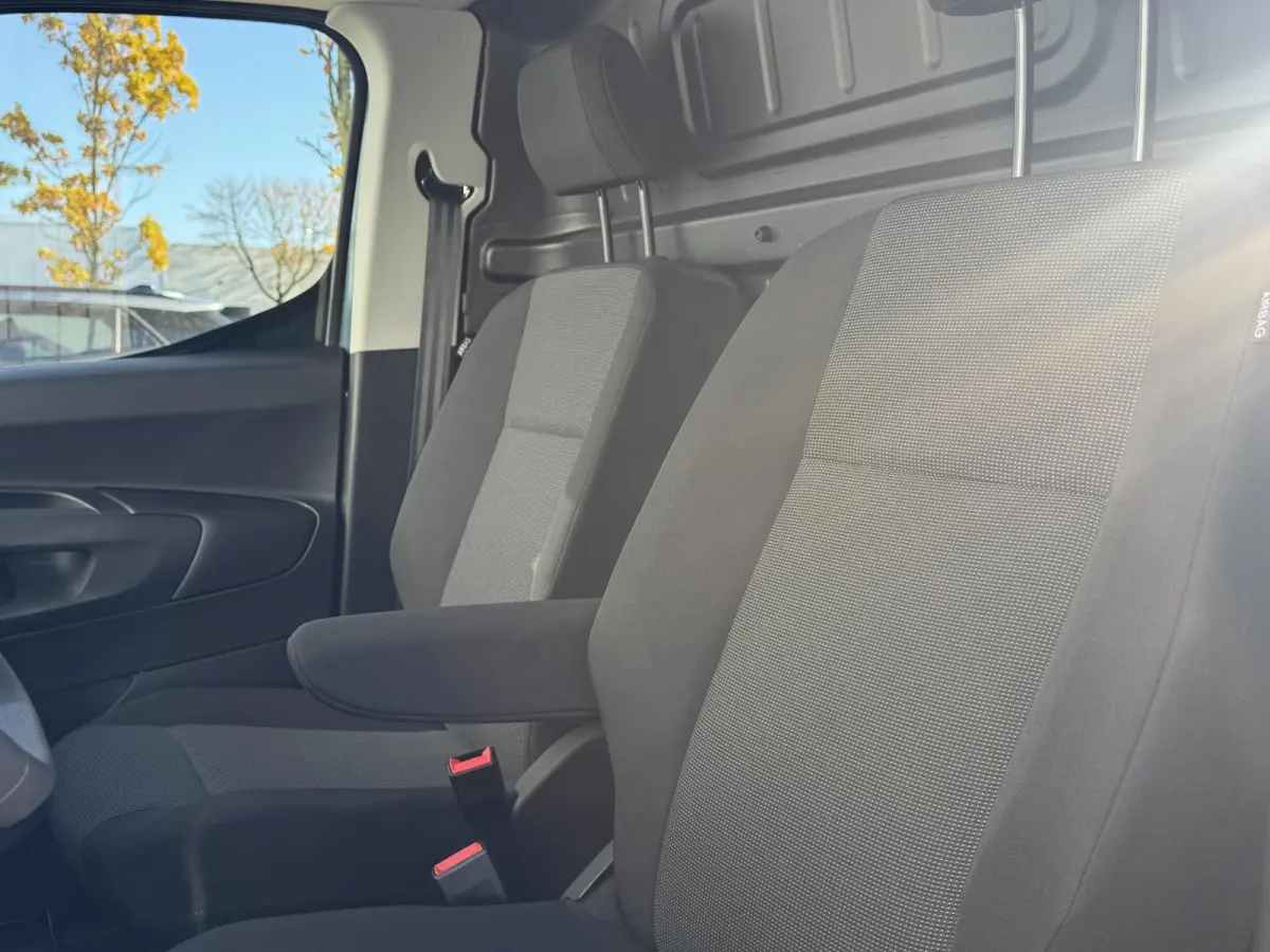 136 L1 Pro Skill 50 kWh | Camera | Houten vloer + zijwanden | Stoelverwarming | Apple Carplay/Android Auto