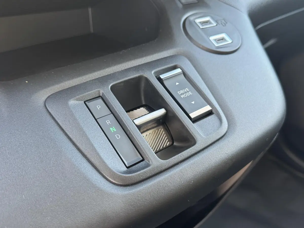 136 L1 Pro Skill 50 kWh | Camera | Houten vloer + zijwanden | Stoelverwarming | Apple Carplay/Android Auto