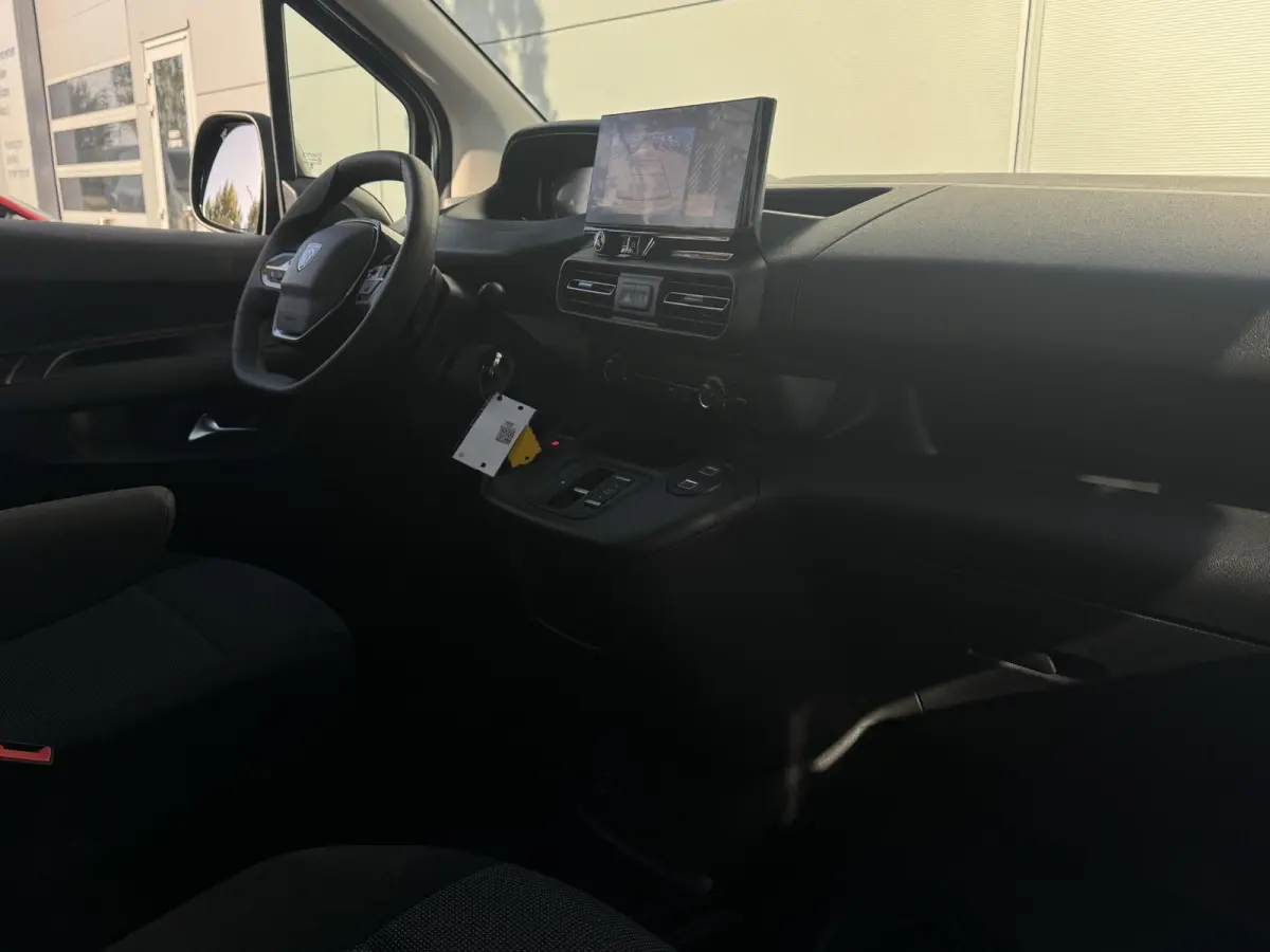 136 L1 Pro Skill 50 kWh | Camera | Houten vloer + zijwanden | Stoelverwarming | Apple Carplay/Android Auto