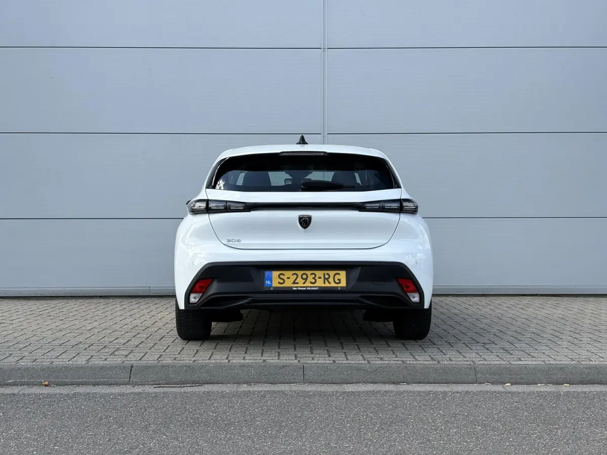 1.2 PureTech Active Pack Business | Navigatie | Parkeerhulp | Cruise Control | Apple Carplay/Android Auto