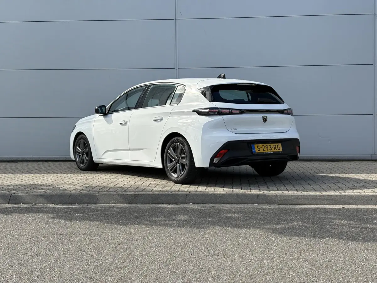 1.2 PureTech Active Pack Business | Navigatie | Parkeerhulp | Cruise Control | Apple Carplay/Android Auto