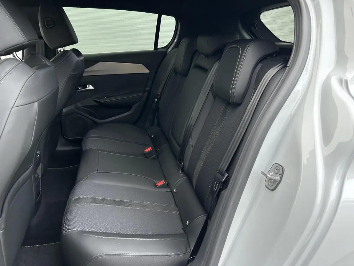 1.2 Mild Hybrid 145 e-DCS6 GT | Automaat | 360 camera | Adaptieve Cruise Control | Navigatie | Apple Carplay/Android Auto | 3D Cockpit | ACTIE MODEL