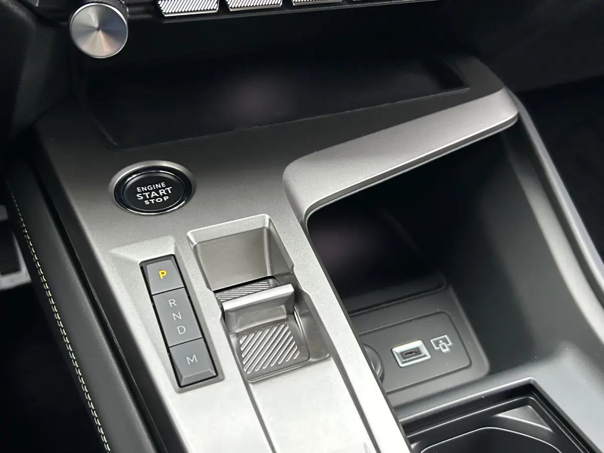 1.2 Mild Hybrid 145 e-DCS6 GT | Automaat | 360 camera | Adaptieve Cruise Control | Navigatie | Apple Carplay/Android Auto | 3D Cockpit | ACTIE MODEL