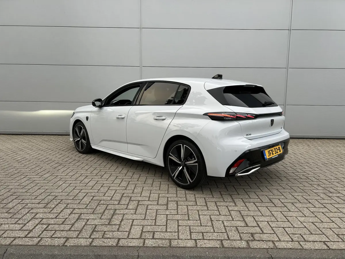 1.2 Mild Hybrid 145 e-DCS6 GT | Automaat | 360 camera | Adaptieve Cruise Control | Navigatie | Apple Carplay/Android Auto | 3D Cockpit | ACTIE MODEL