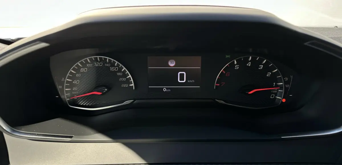 1.2 PureTech 100 Style | Cruise Control | Apple Carplay/Android Auto | Parkeersensoren