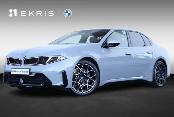 50 xDrive | First Edition | M Sportpakket | Verlichte Iconic Glow Grille | Harman Kardon | Trekhaak | Panoramadak