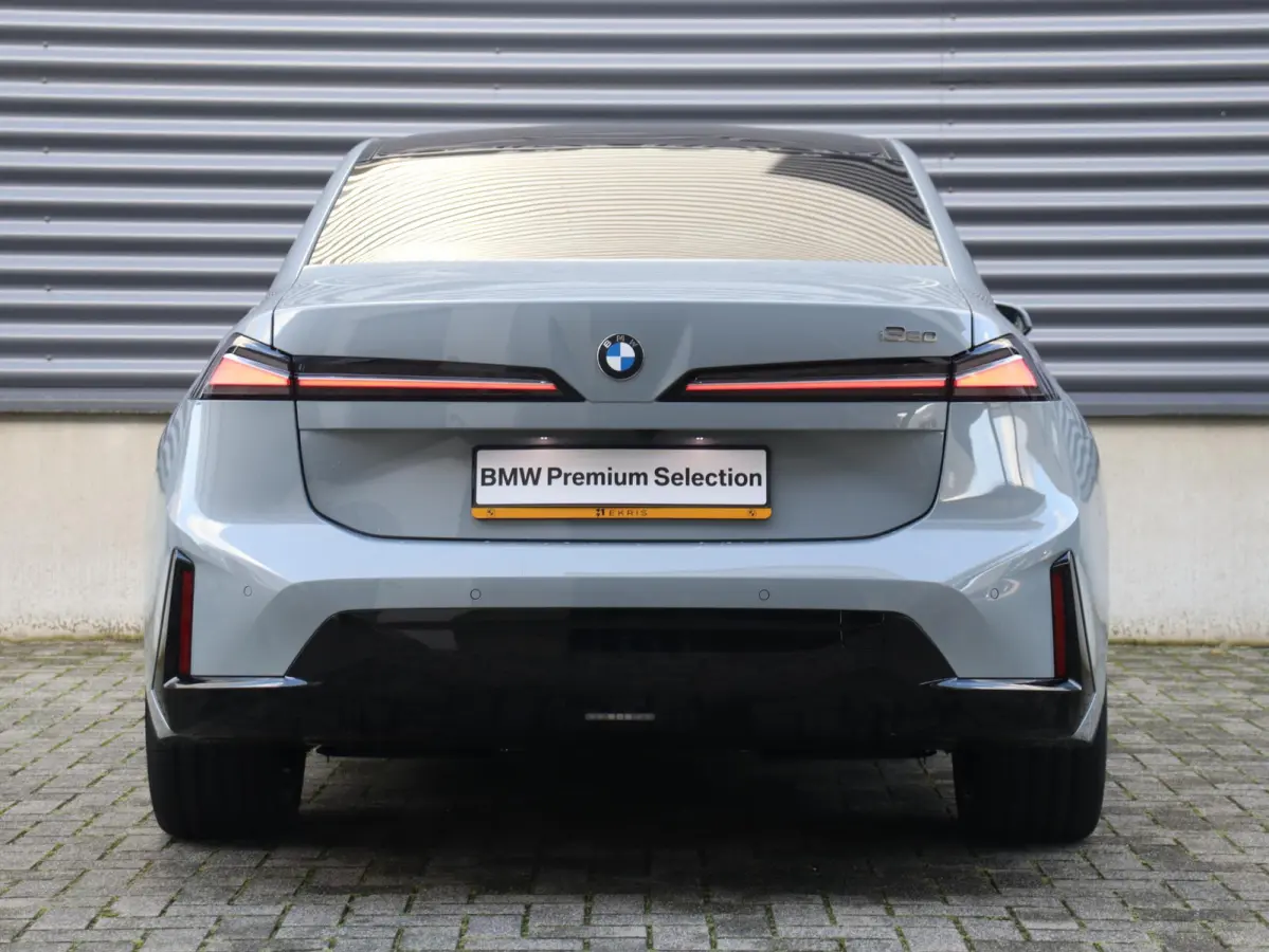 50 xDrive | SoH 100% | First Edition | M Sportpakket | Innovation Pack | Panodak | Head-Up | Trekhaak | Driving Assistant Plus | Highway Assistant | Parking Assistant Plus | 20'' LMV