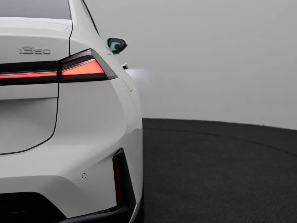 50 xDrive First Edition | M Sportpakket | Innovation Pack | Digital Pack | Harman Kardon