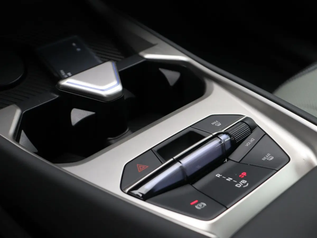 50 xDrive First Edition | M Sportpakket | Innovation Pack | Digital Pack | Harman Kardon