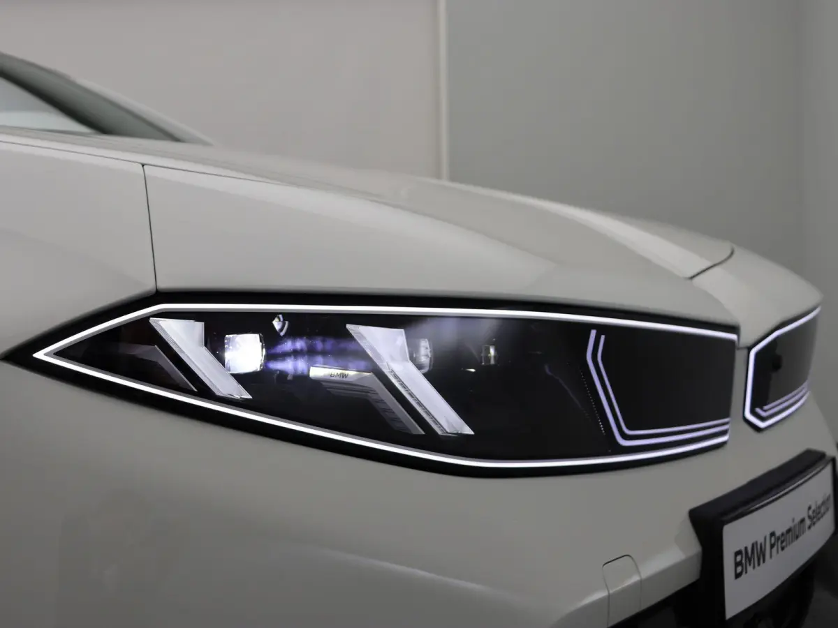 50 xDrive First Edition | M Sportpakket | Innovation Pack | Digital Pack | Harman Kardon